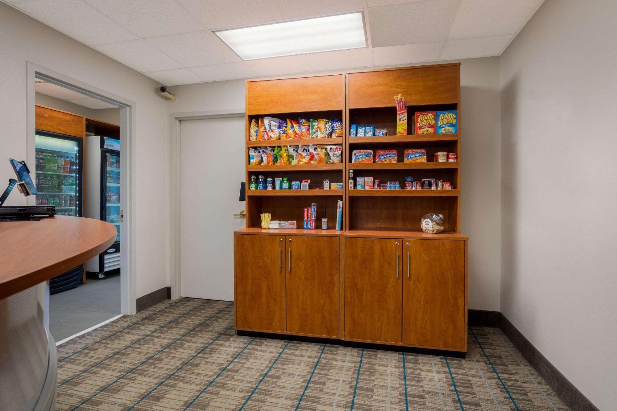 Mainstay Suites Wilmington - University Area Eksteriør bilde