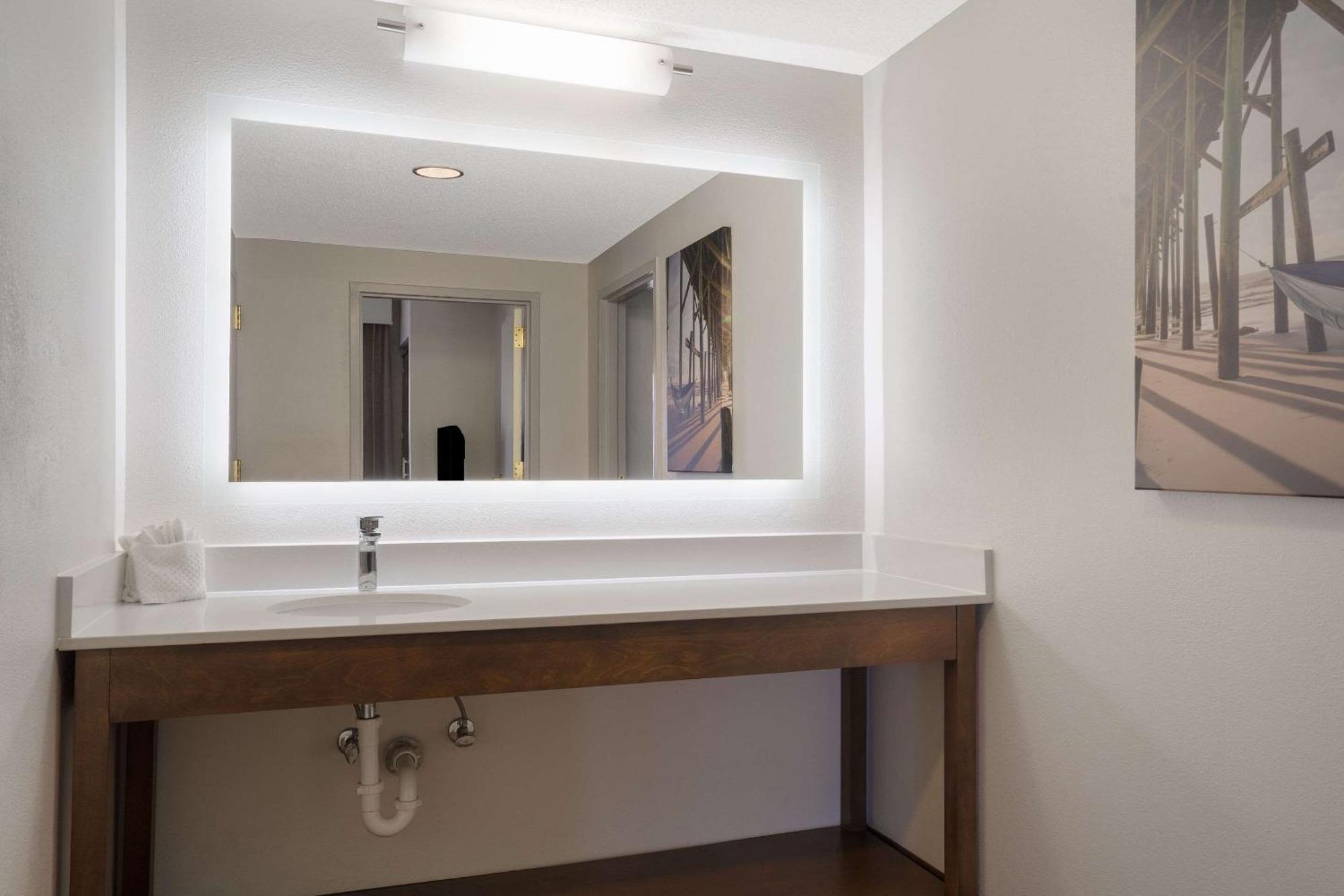 Mainstay Suites Wilmington - University Area Eksteriør bilde