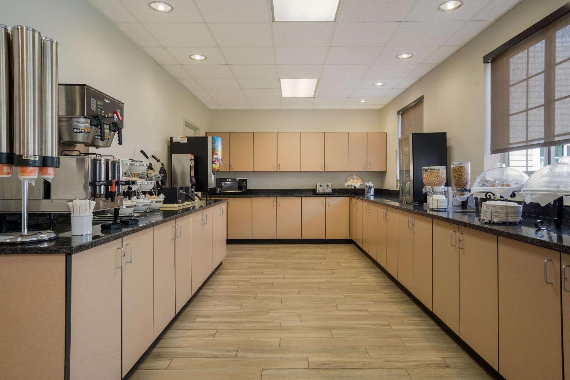 Mainstay Suites Wilmington - University Area Eksteriør bilde