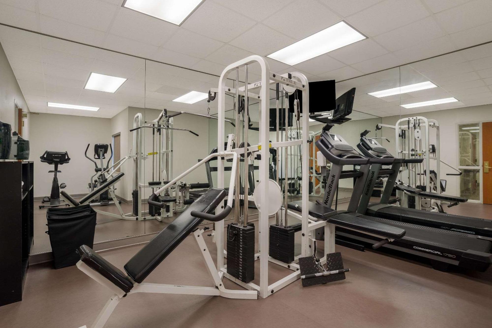 Mainstay Suites Wilmington - University Area Eksteriør bilde
