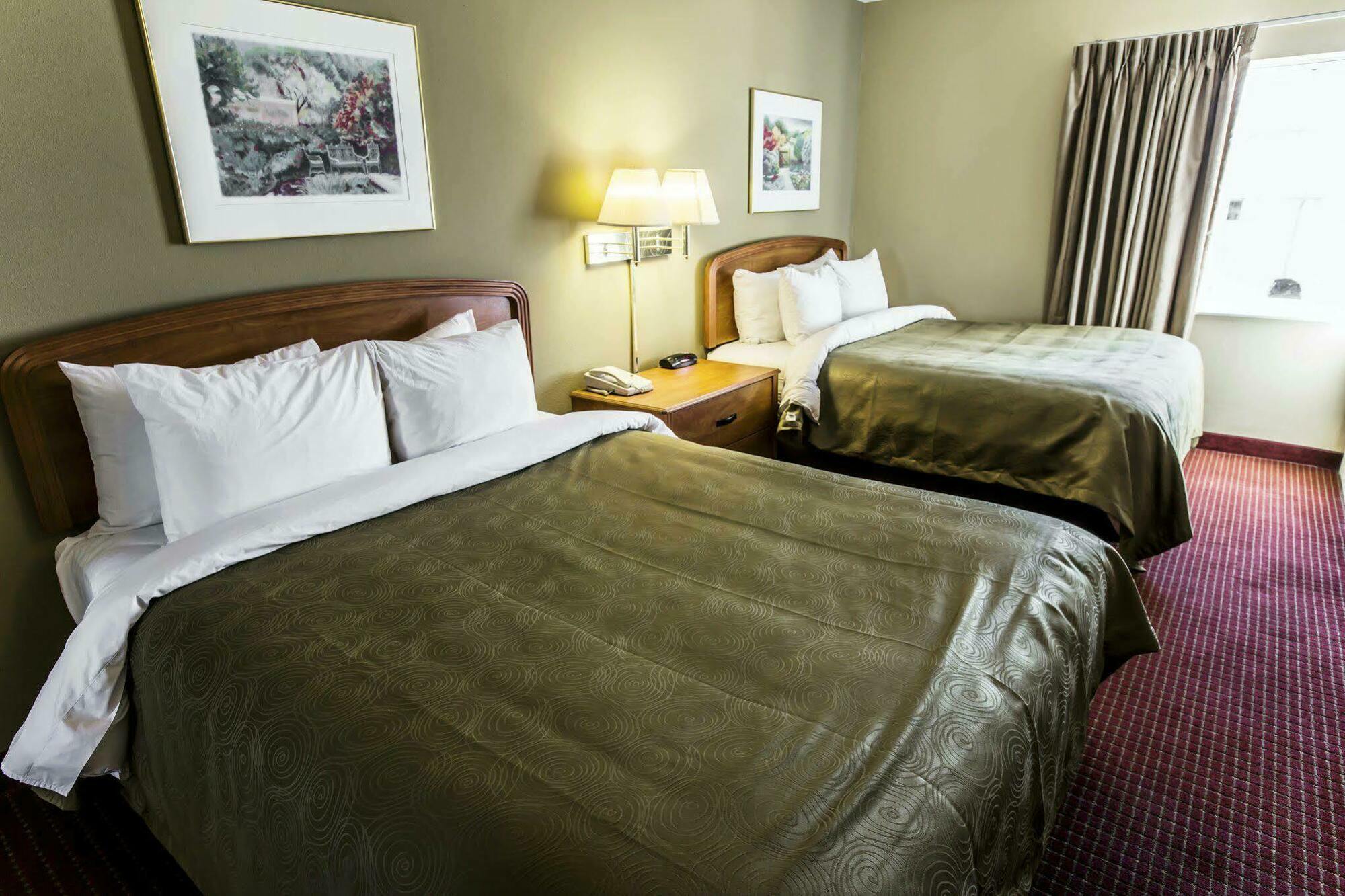 Mainstay Suites Wilmington - University Area Eksteriør bilde